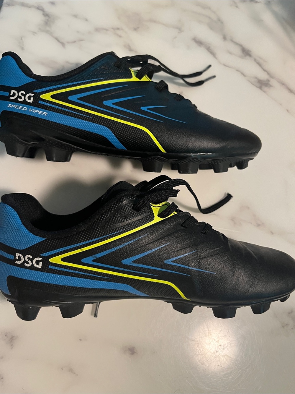 Boys Soccer Cleets size 4.5 youth - Picture 3 of 6